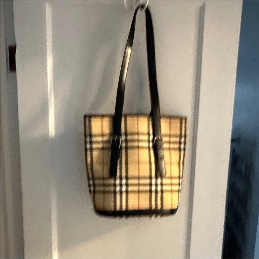 Burberry bucket Bag with Black Straps